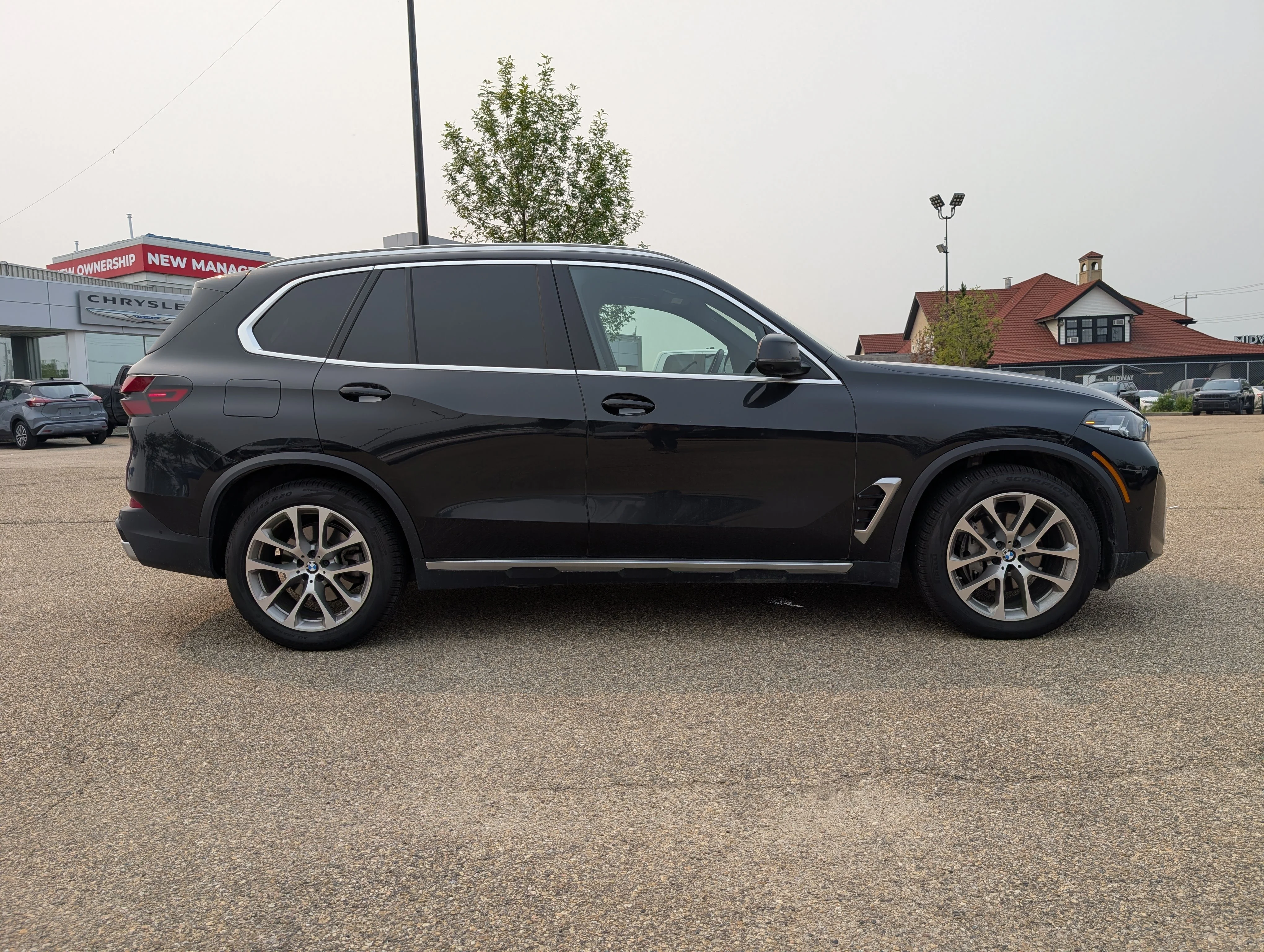 Used 2024 Black Sapphire Metallic BMW xDrive40i image 8