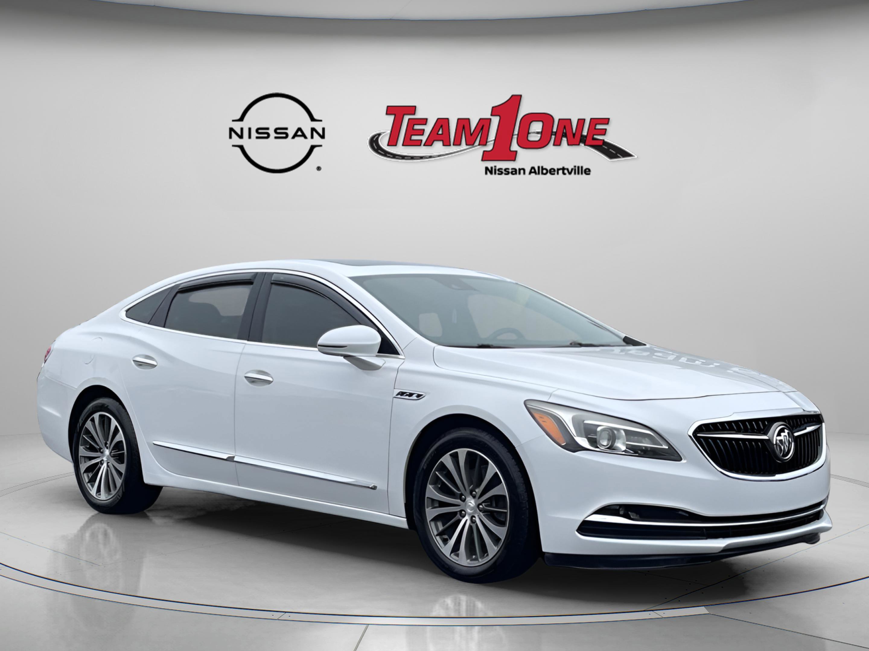 2017 Buick LaCrosse Premium's photo