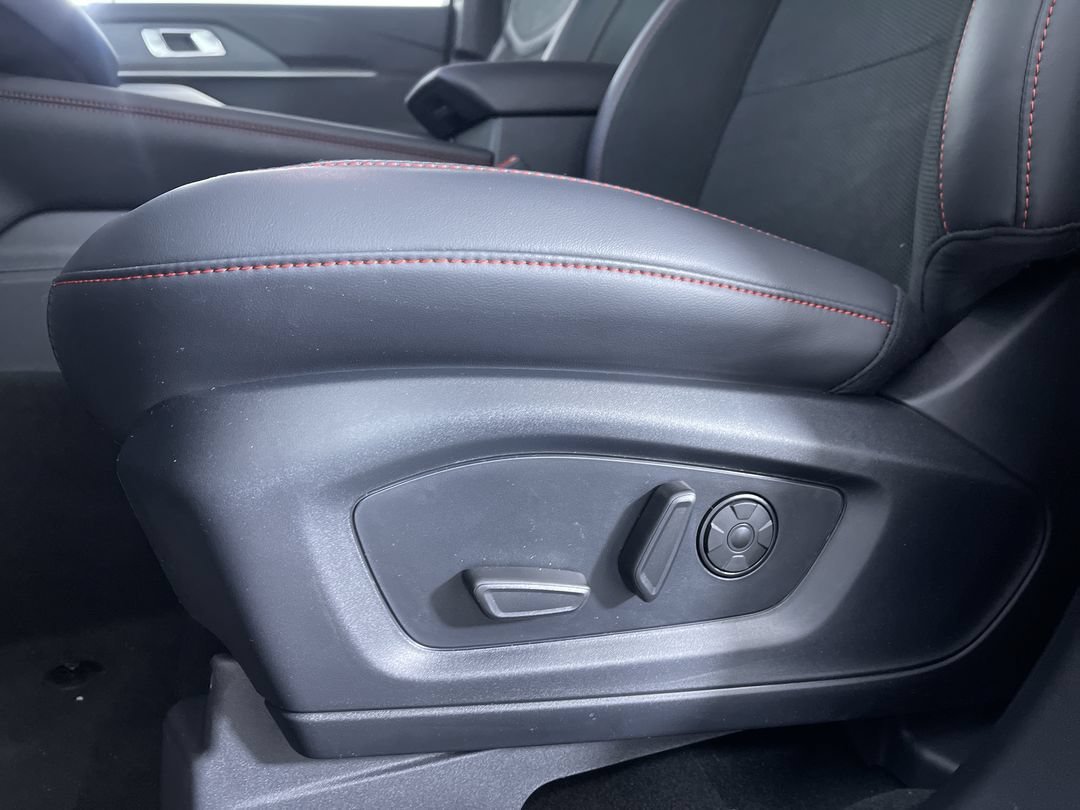 2026 Ford Explorer ST - Photo 13