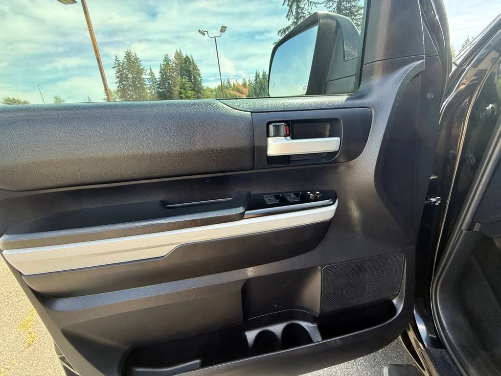 Used 2020 Black Toyota SR5 image 11