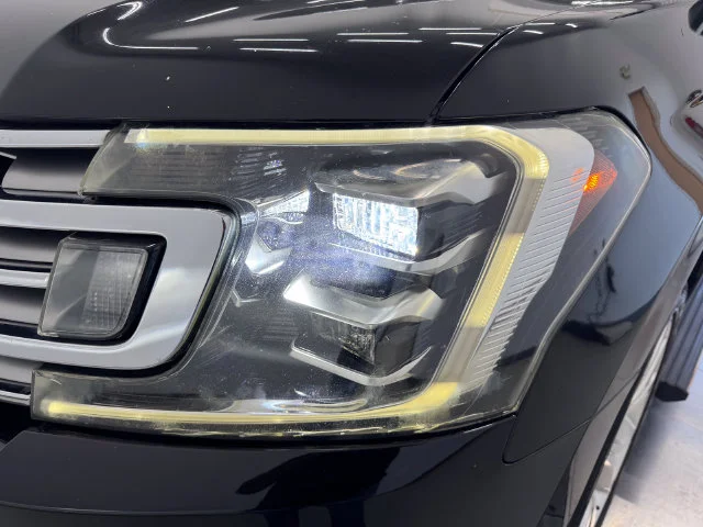 Used 2018 Shadow Black Ford Limited image 34
