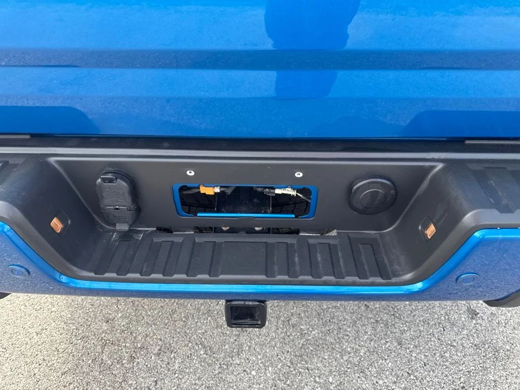 Used 2021 Blue Chevrolet Z71 image 42