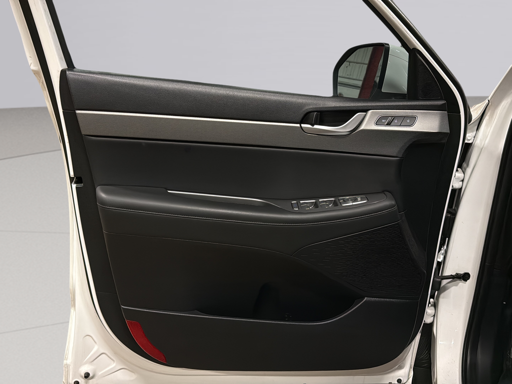 Used 2022 Hyper White Hyundai SEL image 22