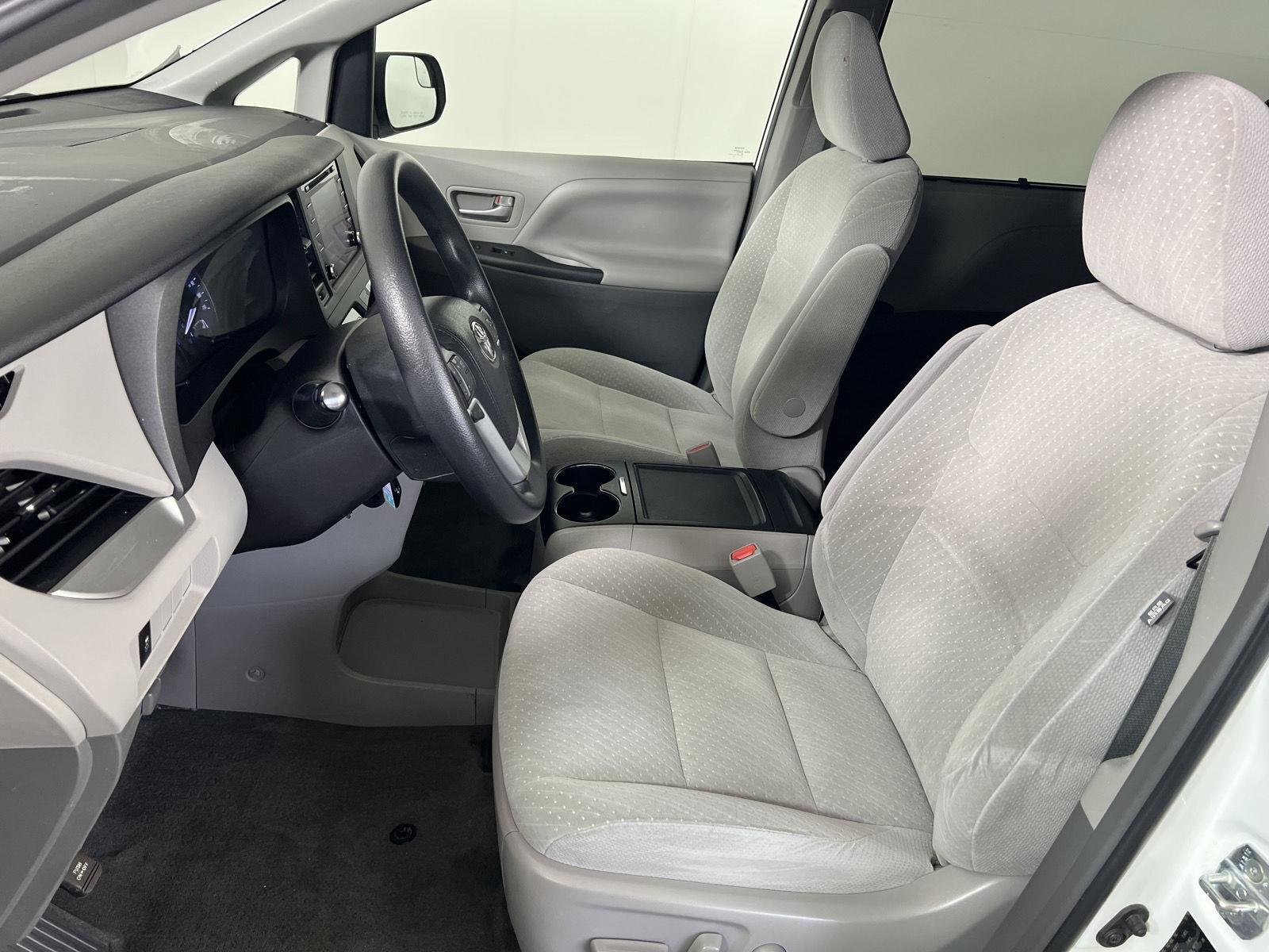 Used 2019 Super White Toyota LE 8-Passenger image 11