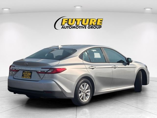 Used 2025 Silver Toyota LE image 4