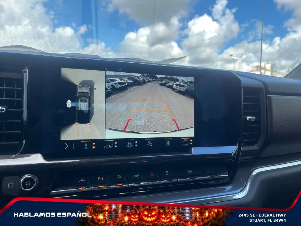 Used 2023 IRIDESCENT PEARL TRICOAT Chevrolet High Country image 31