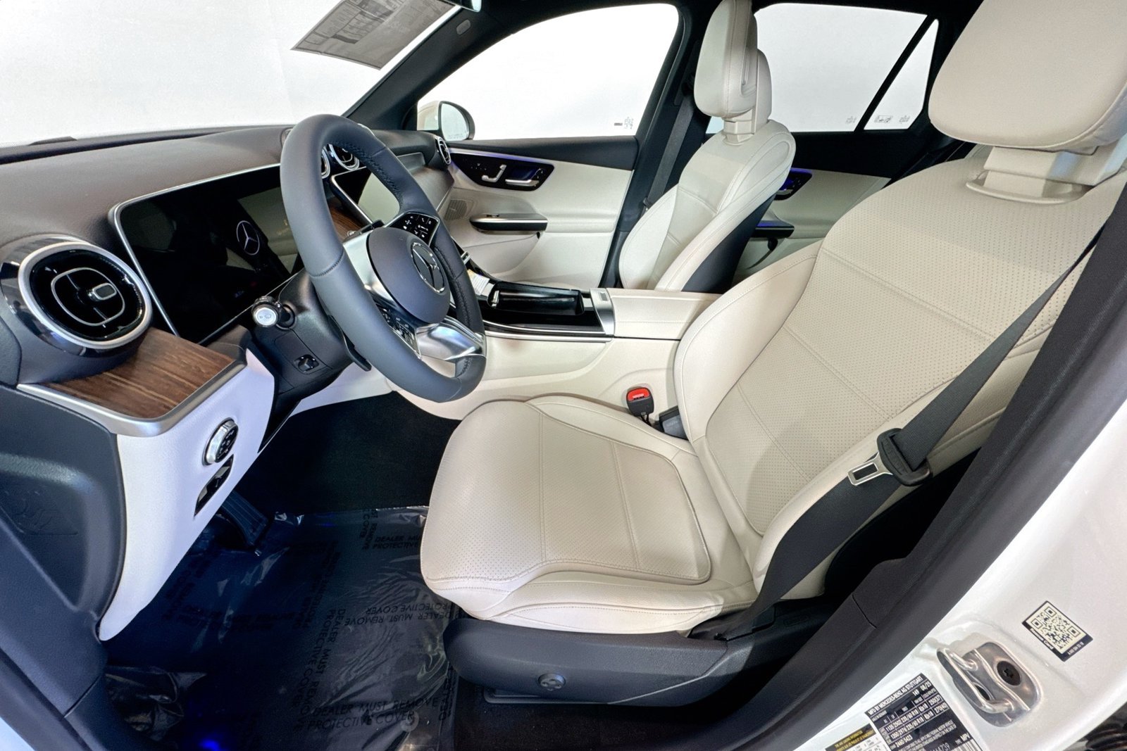 New 2026 Black Mercedes-Benz GLC 300 image 18
