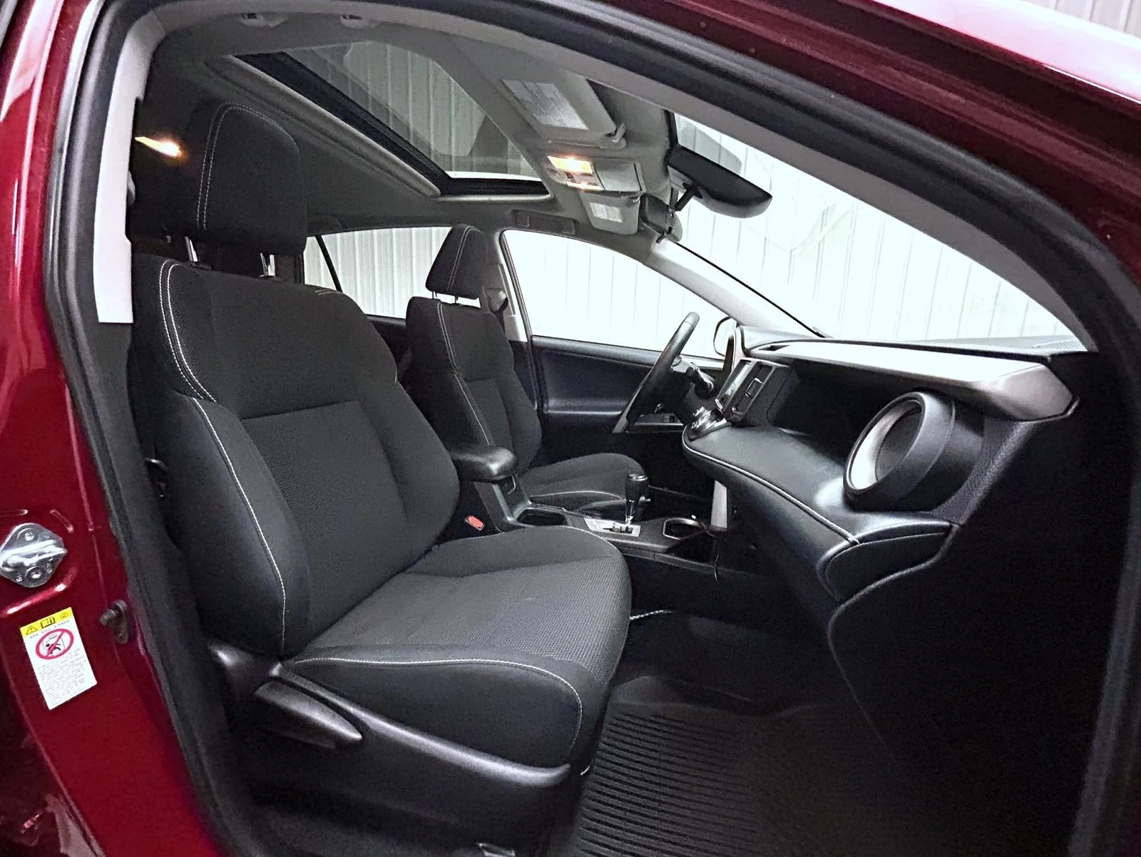 Used 2018 Red Toyota XLE image 15