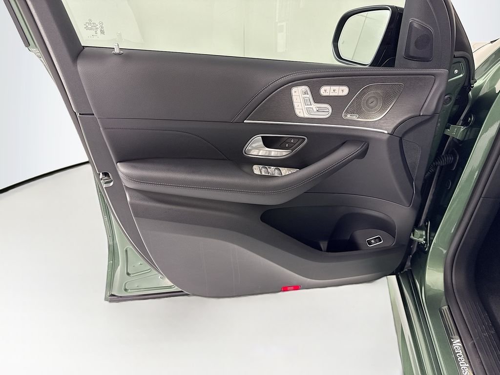 New 2026 MANUFAKTUR Ireland Mid Green Metallic Mercedes-Benz GLE 350 image 25