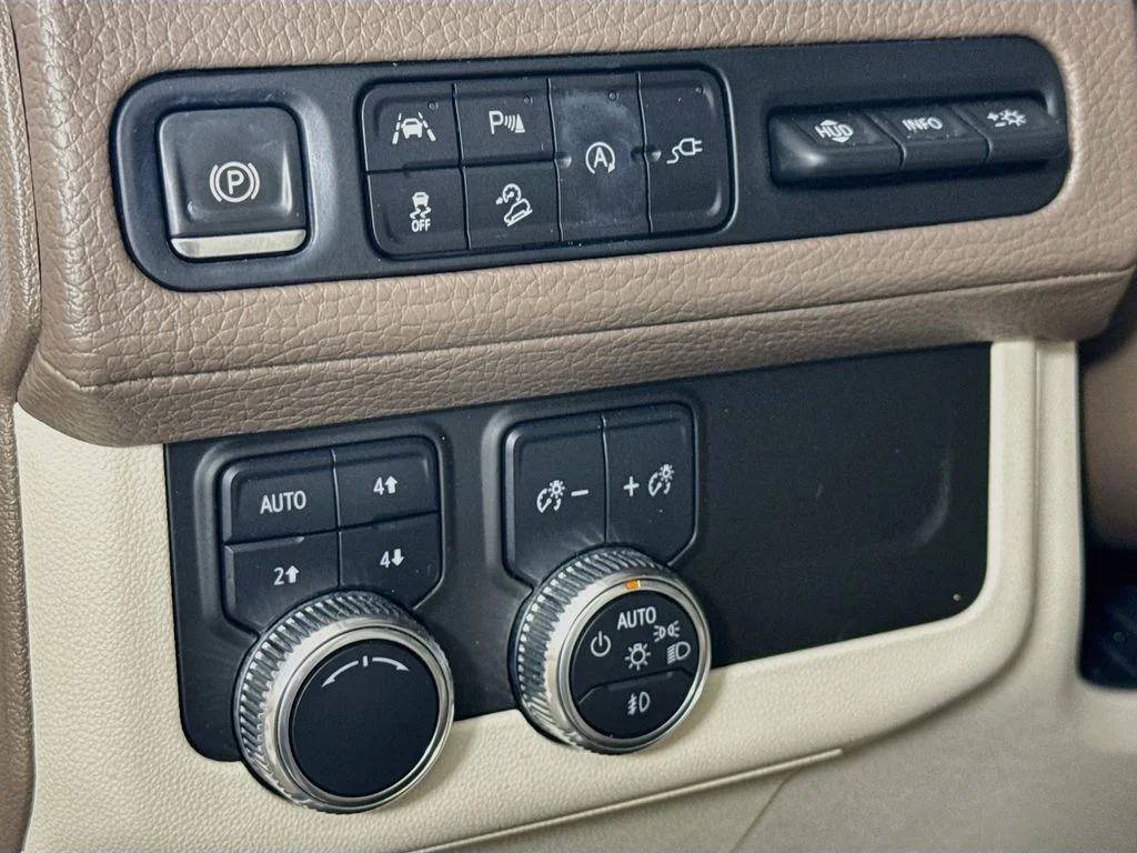 Used 2021 White Frost GMC Denali image 11