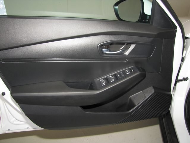 2025 Honda Accord LX - Photo 9