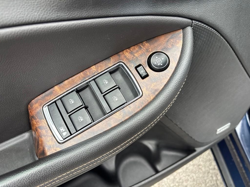 Used 2015 Blue Chevrolet LTZ image 15