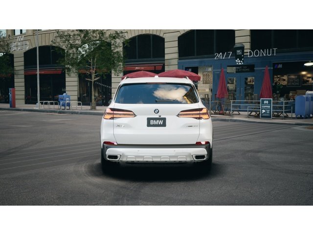 New 2026 Mineral White Metallic BMW xDrive40i image 5