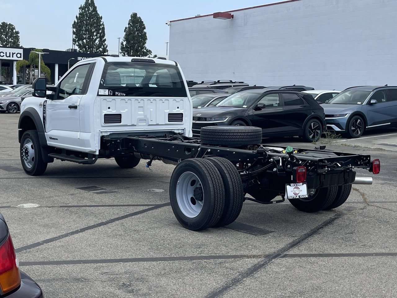 New 2025 Oxford White Ford XL image 4