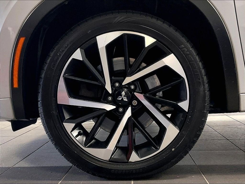 Used 2022 White Mitsubishi SEL image 7