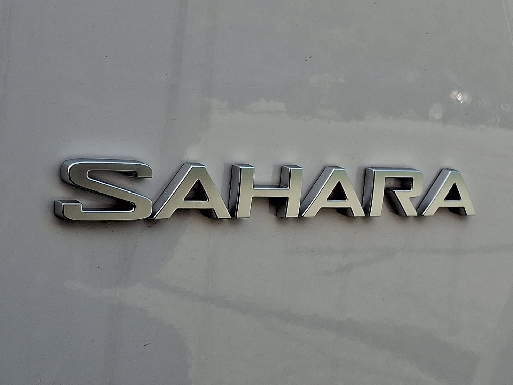 Used 2022 White Jeep Unlimited Sahara image 10