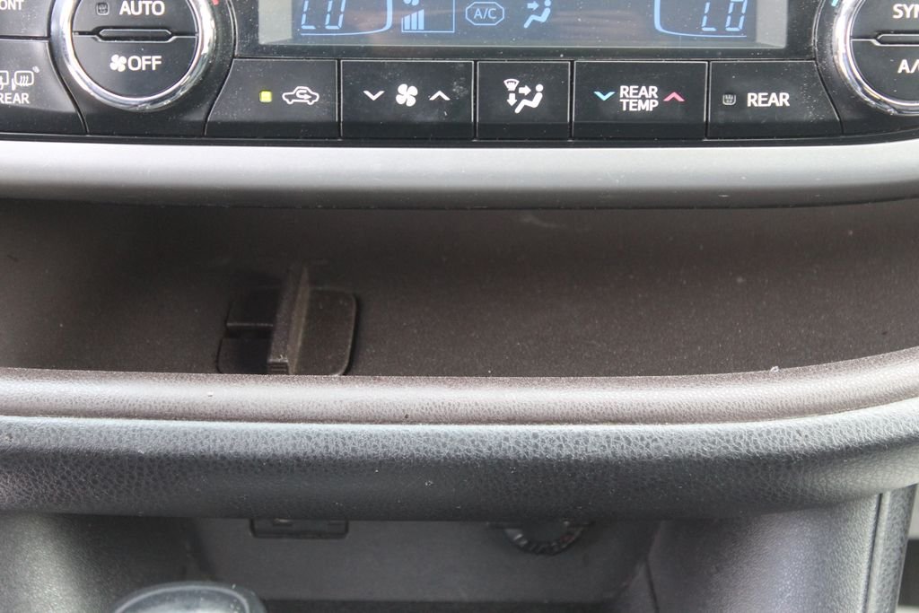 Used 2014 Gray Toyota Limited image 24