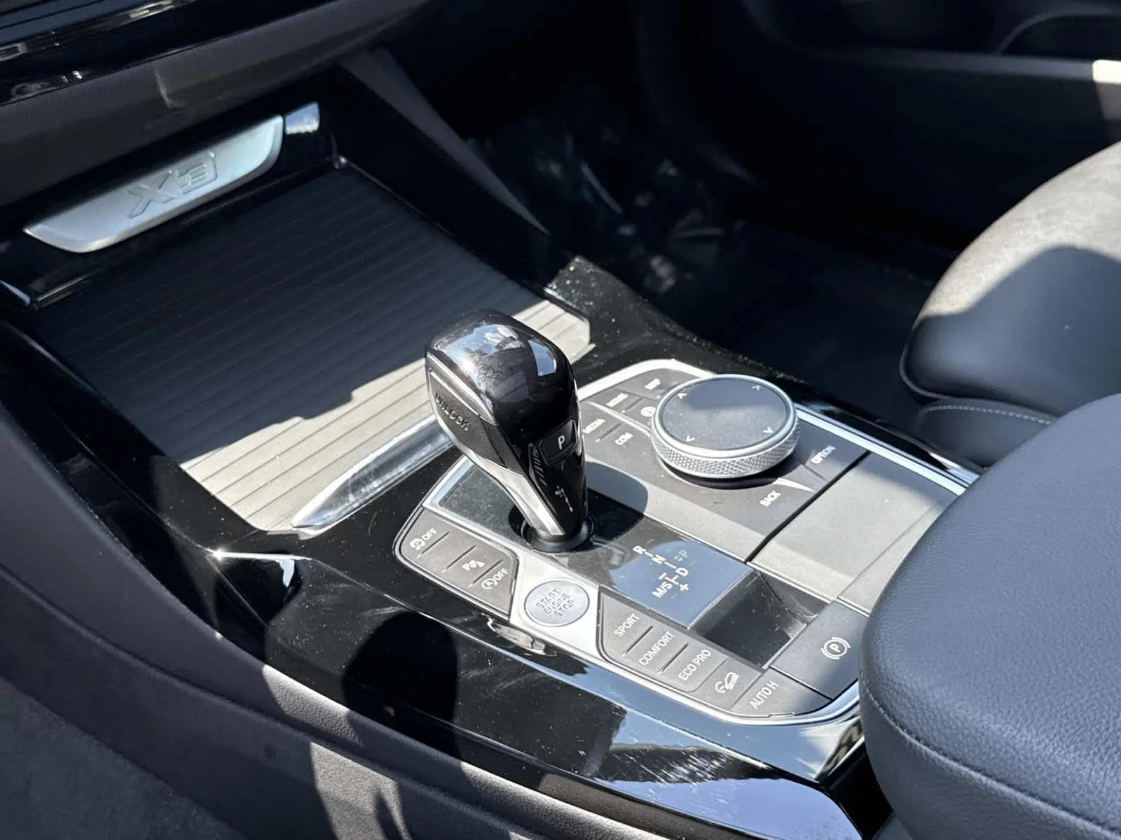 Used 2024 Black Sapphire Metallic BMW xDrive30i image 21