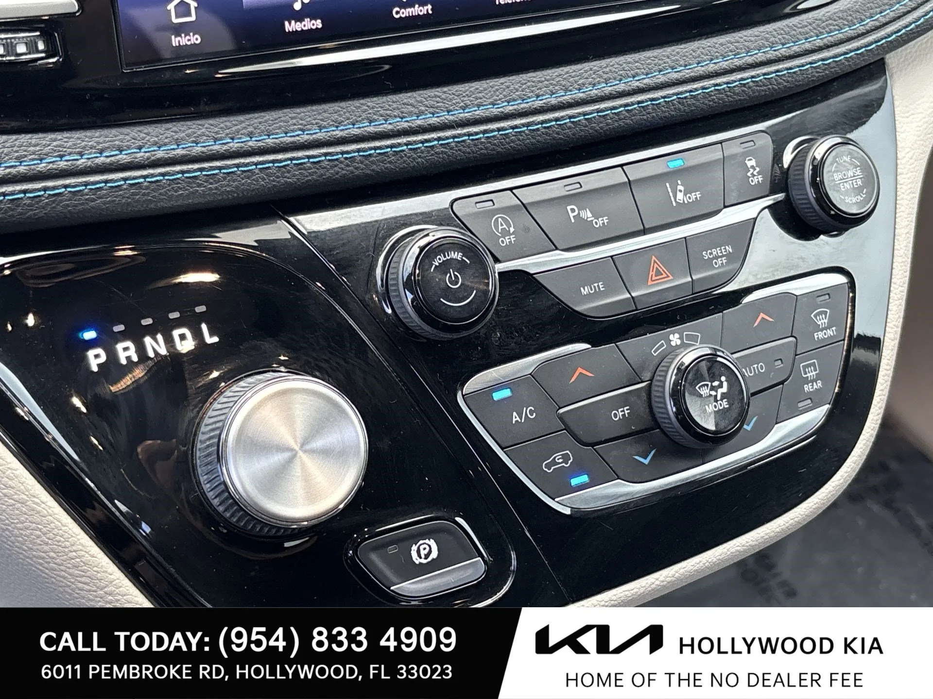 Used 2021 Brilliant Black Crystal Pearlcoat Chrysler Touring image 16
