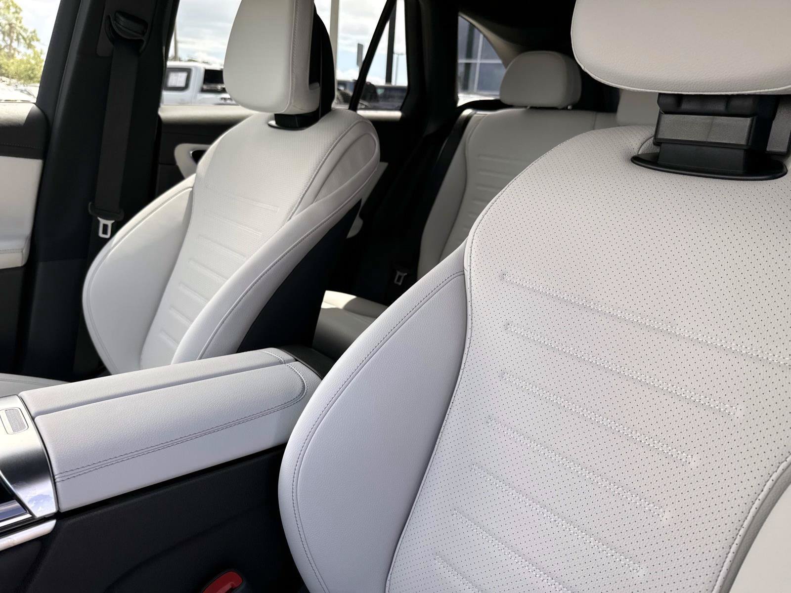 New 2026 Black Mercedes-Benz 300 SUV image 23