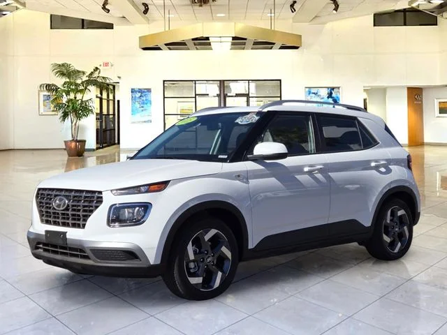 2025 Hyundai Venue SEL IVT's photo