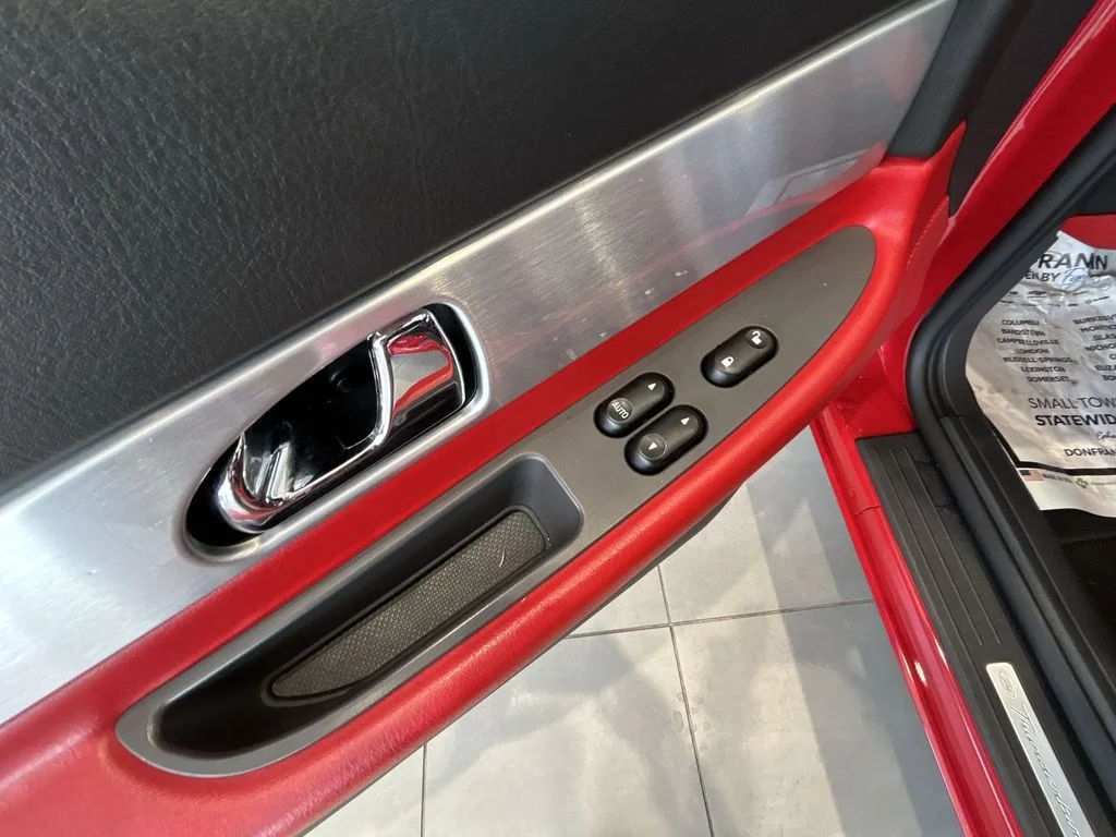Used 2002 Red Ford Base image 19
