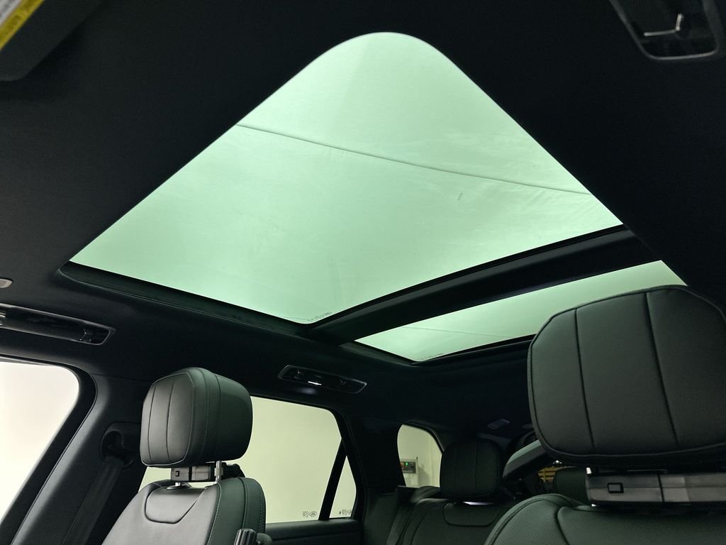 New 2027 Carpathian Grey Land Rover Dynamic SE image 11