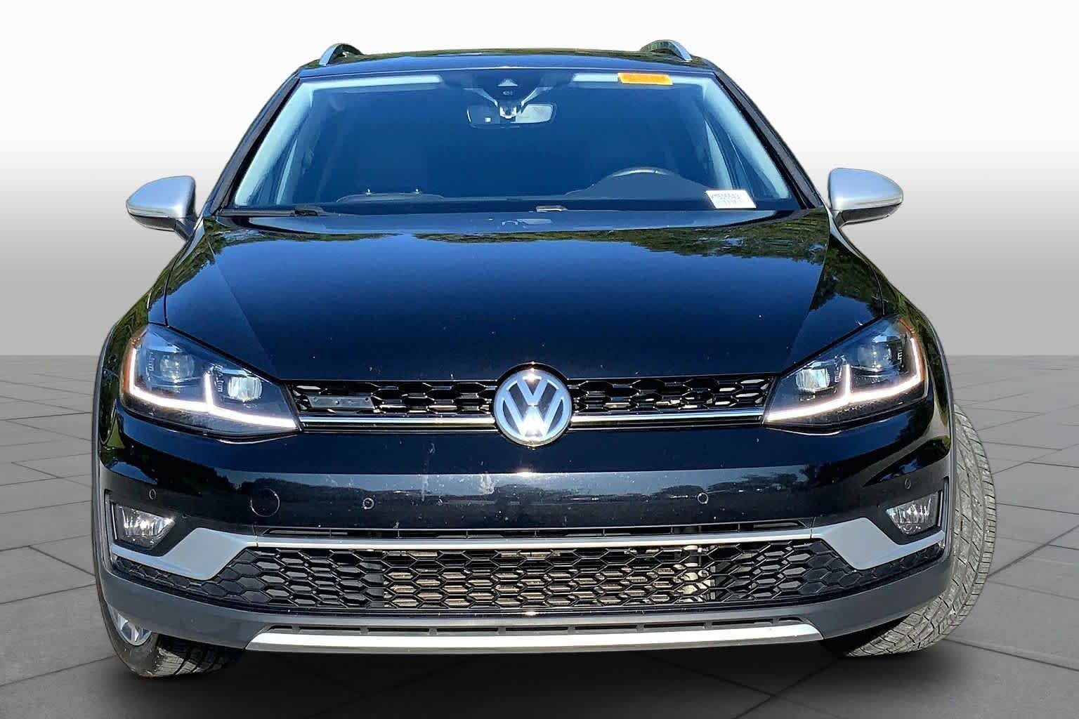 Pre-Owned 2019 Volkswagen Golf Alltrack SE