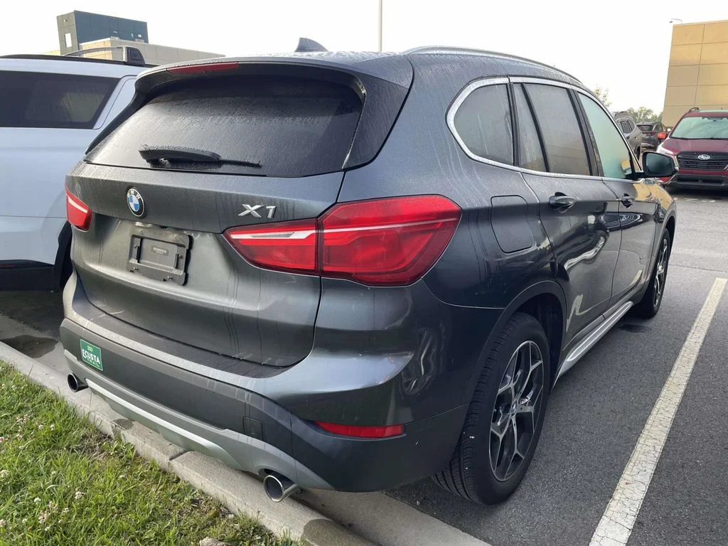 Used 2018 Mineral Gray Metallic BMW xDrive28i image 4