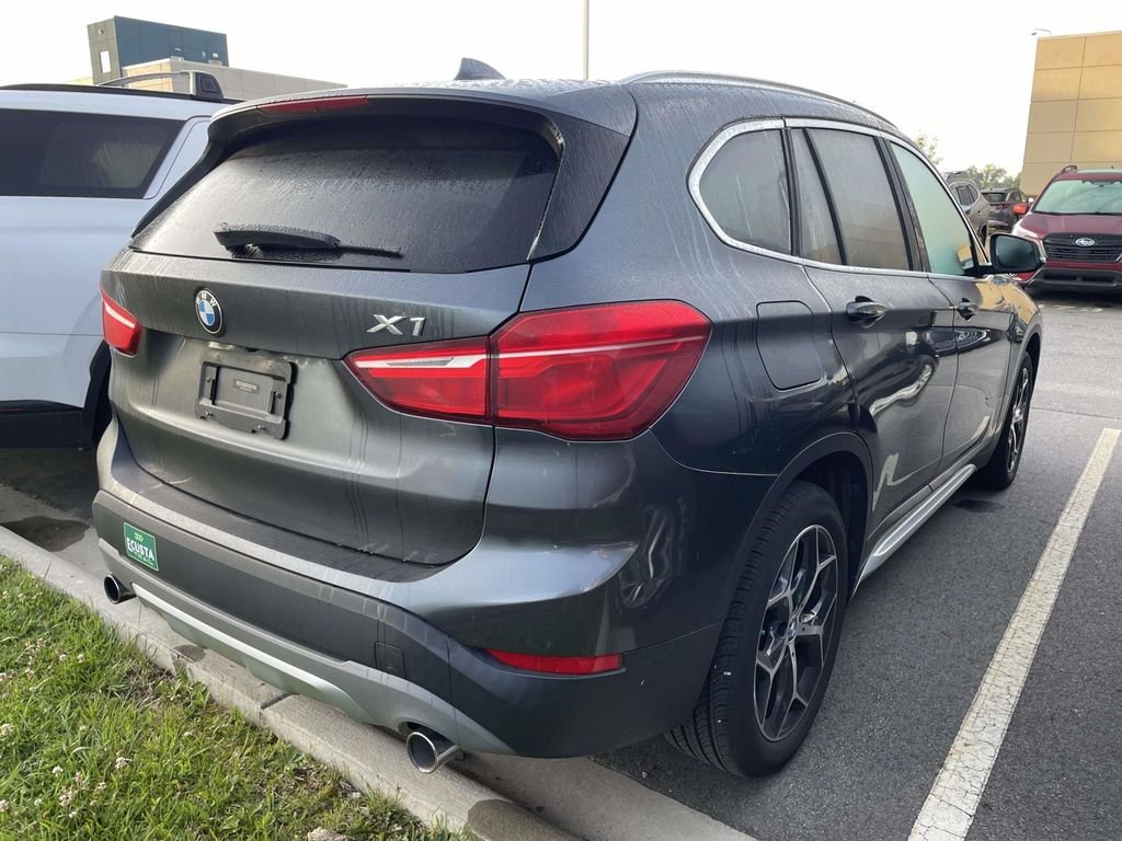 Used 2018 Mineral Gray Metallic BMW xDrive28i image 4