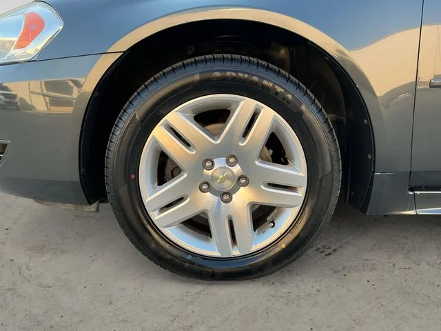 Used 2012 Gray Chevrolet LT image 9