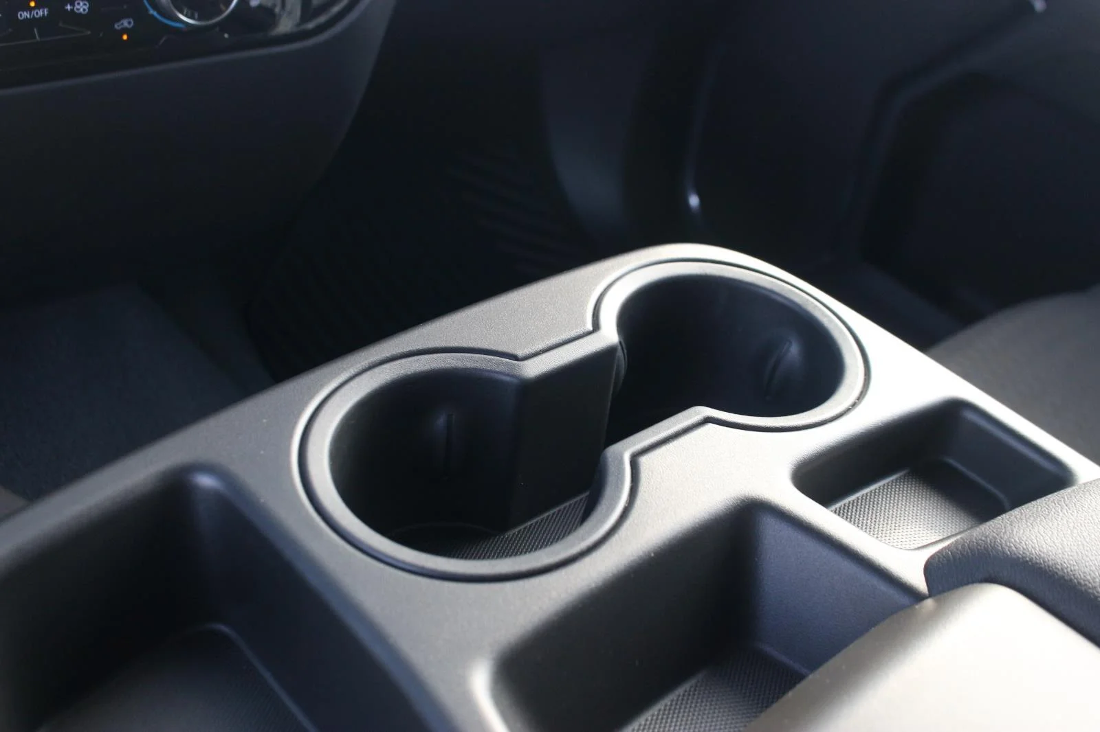Used 2024 Summit White GMC Elevation image 24