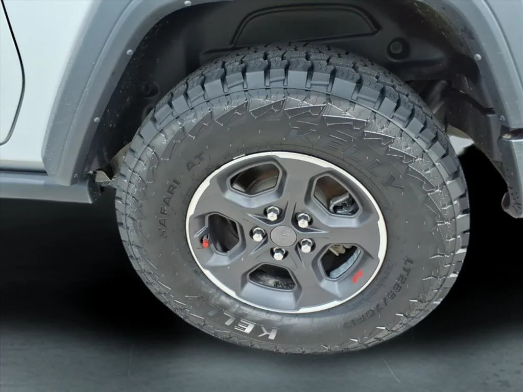 Used 2024 Silver Jeep Sport image 13