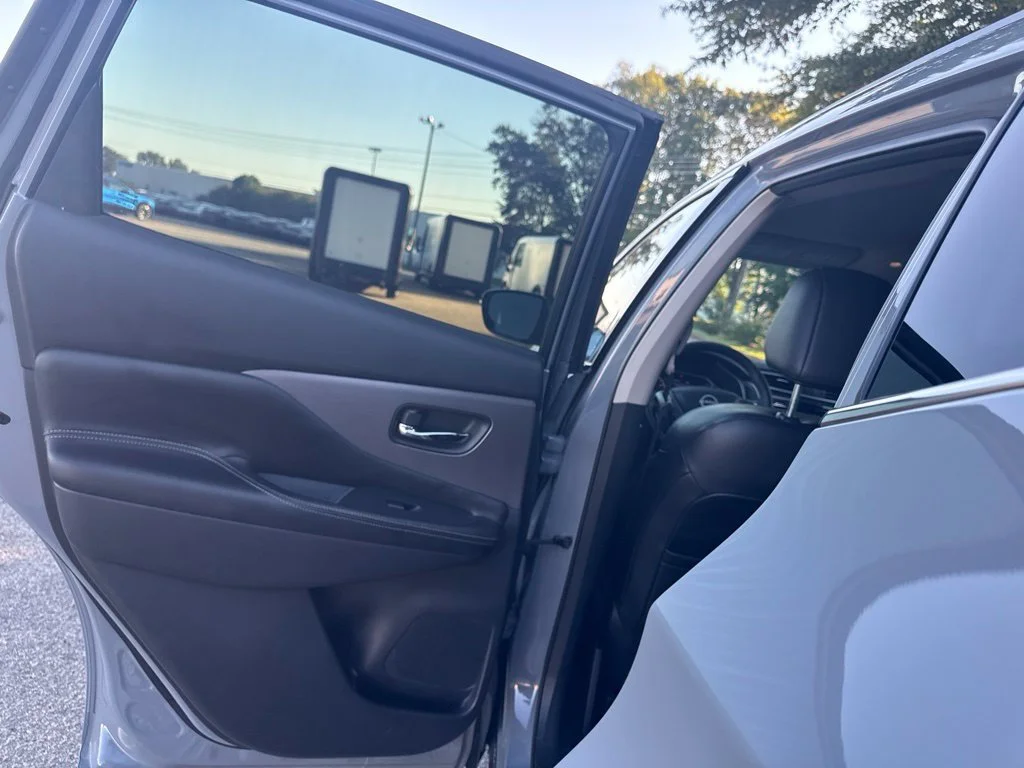 Used 2024 Gray Nissan SV image 17
