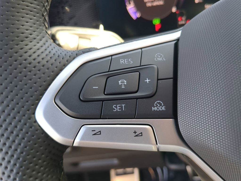 New 2026 White/off-white Volkswagen 2.0T SE R-Line Black image 28