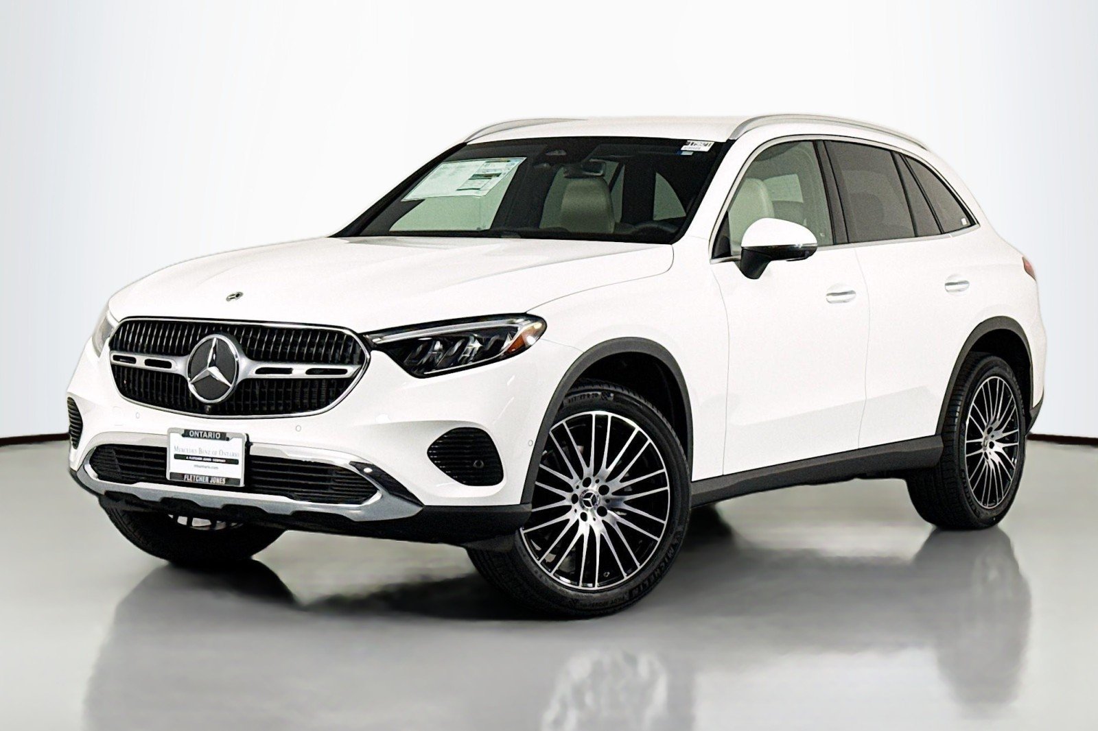 New 2026 Polar White Mercedes-Benz GLC 300 SUV image 1