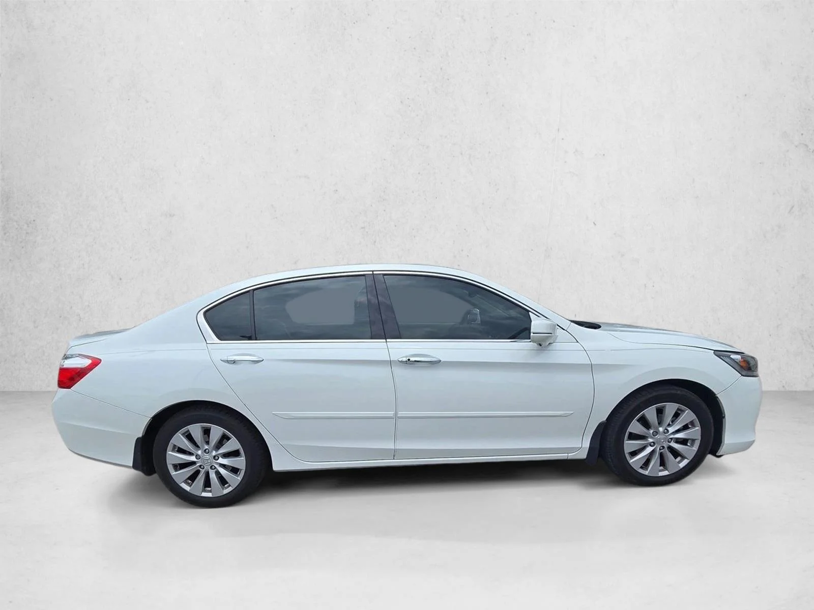 Used 2014 White Orchid Pearl Honda EX-L image 4