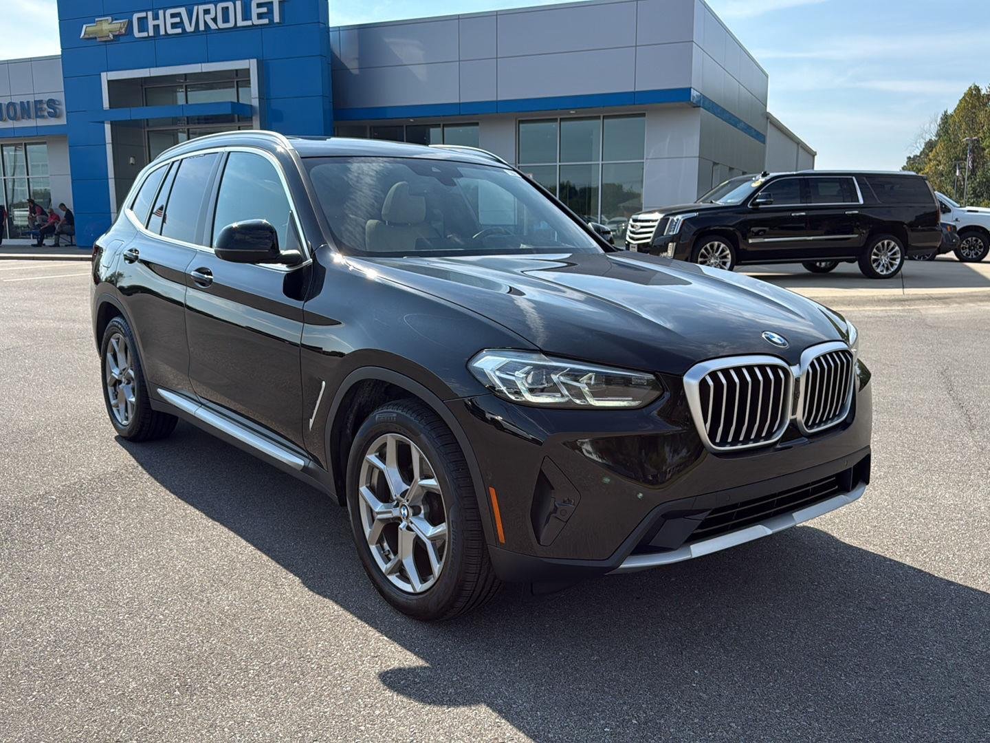 Used 2024 Jet Black BMW xDrive30i image 2