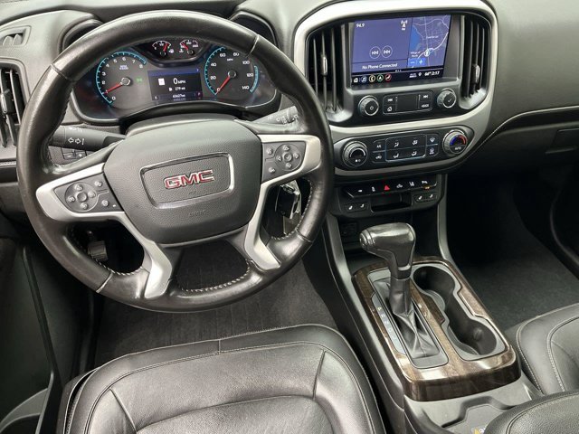 Used 2020 Marine Blue Metallic GMC 4WD SLT image 15