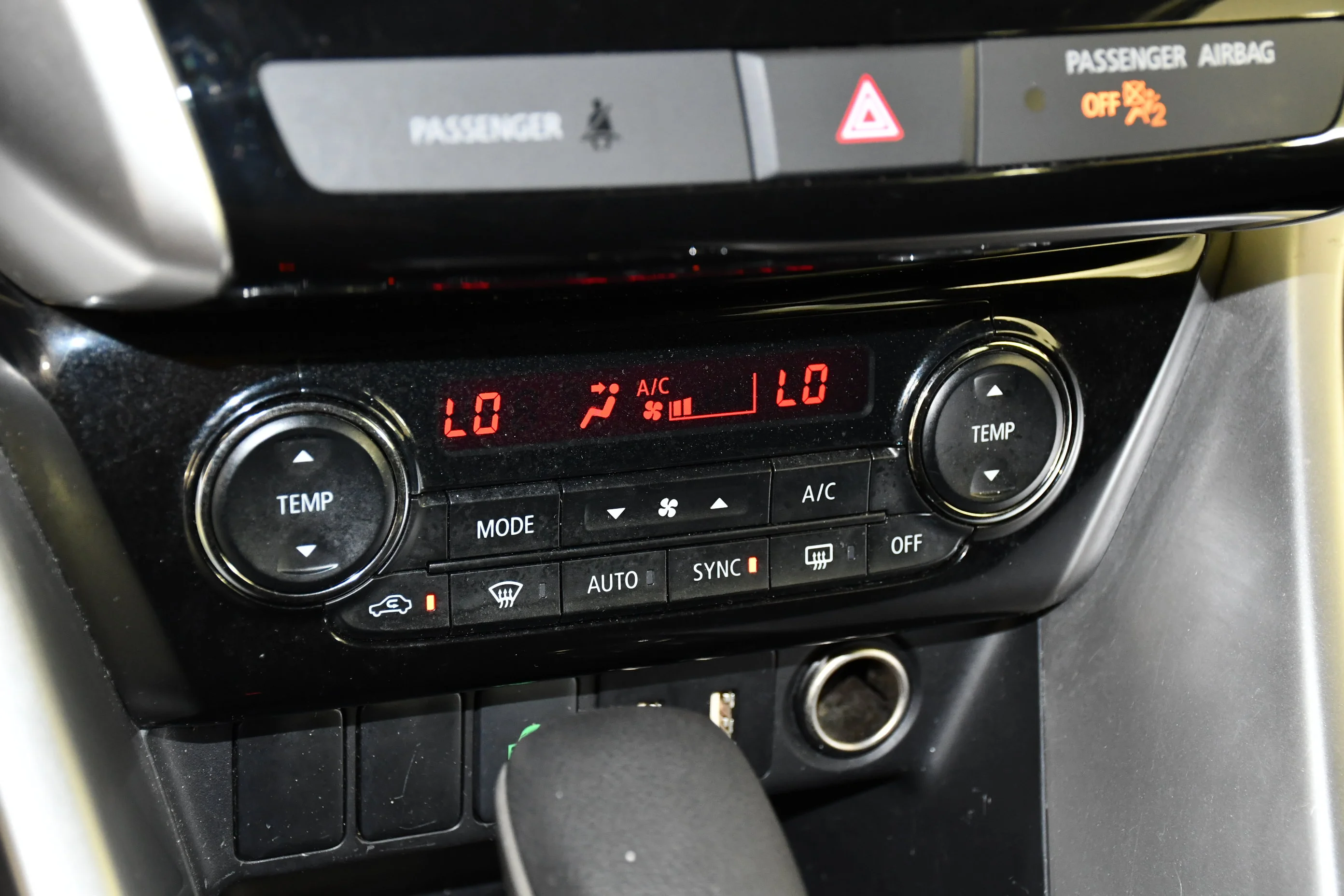 Certified Used 2025 Black Mitsubishi SE image 28