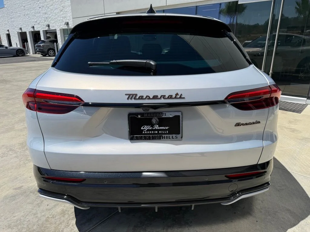 Certified Used 2025 Bianco Astro Maserati Folgore image 8