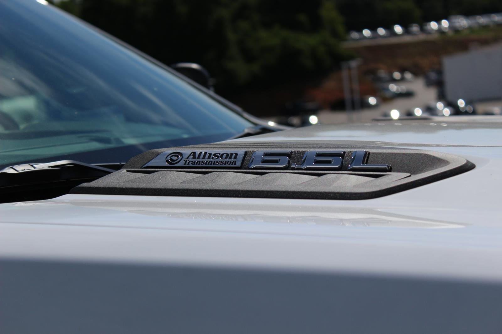 New 2026 Summit White Chevrolet Work Truck image 9