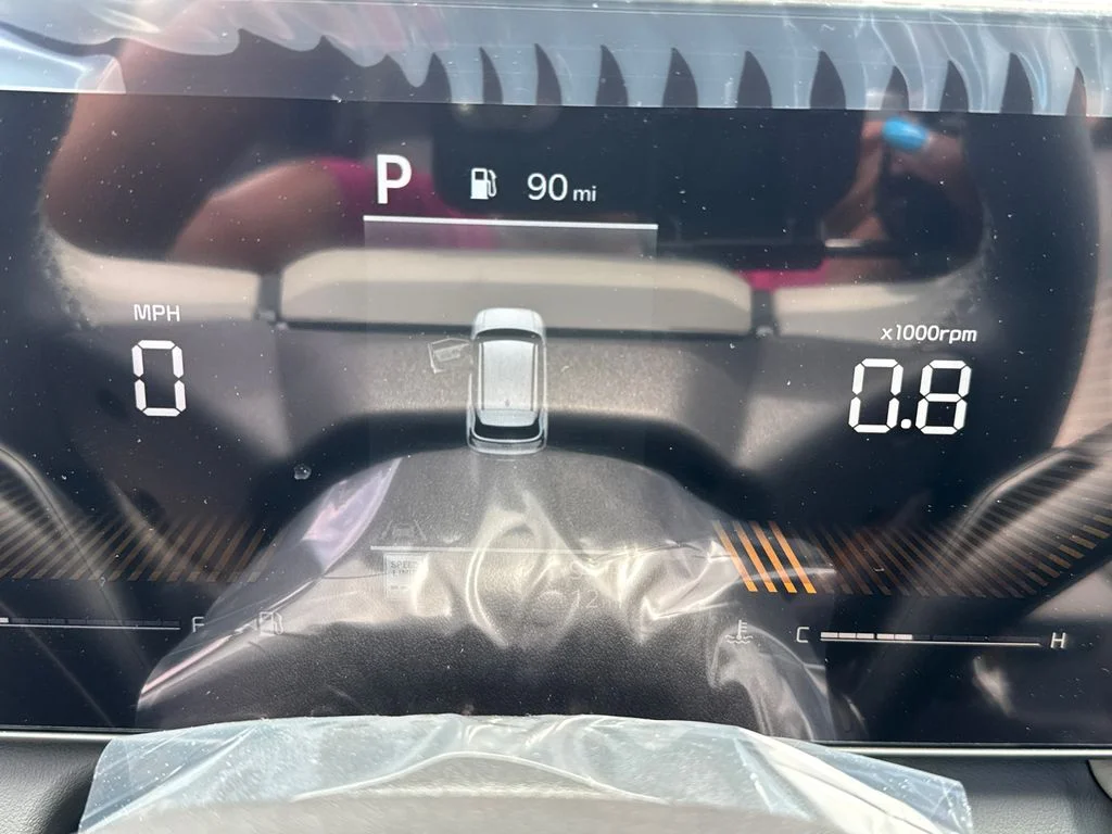 New 2027 Ivory Silver Kia EX image 28