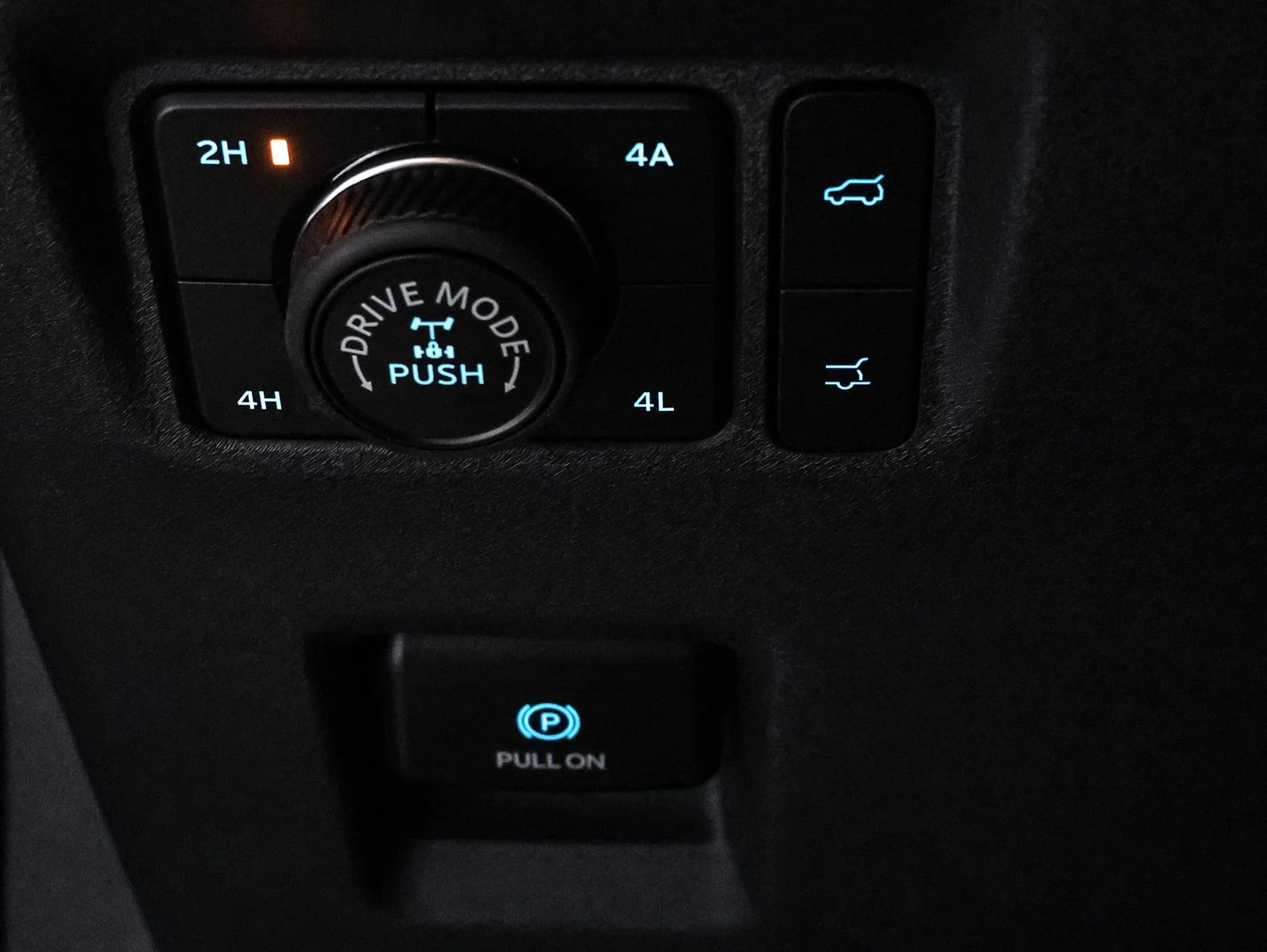 New 2026 Agate Black Metallic Ford Tremor® image 36