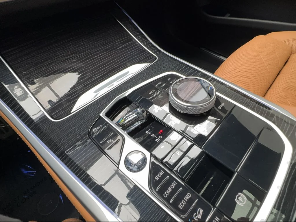 Used 2025 Gray BMW M60i image 47