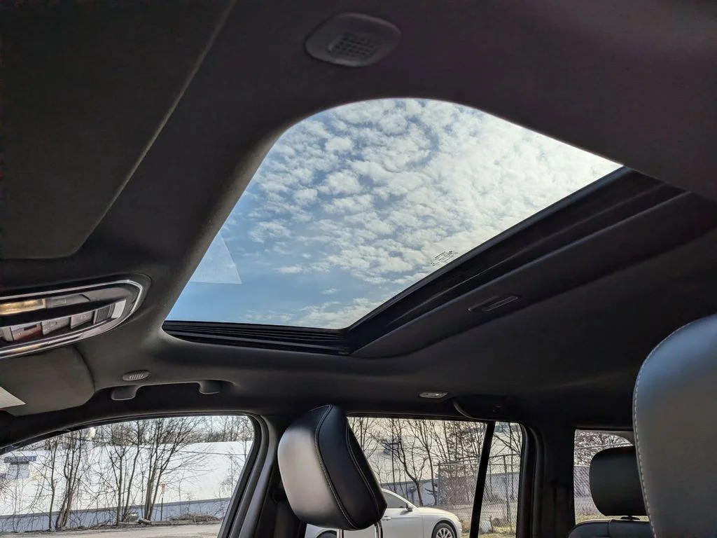 Used 2023 Red Jeep Altitude X image 21