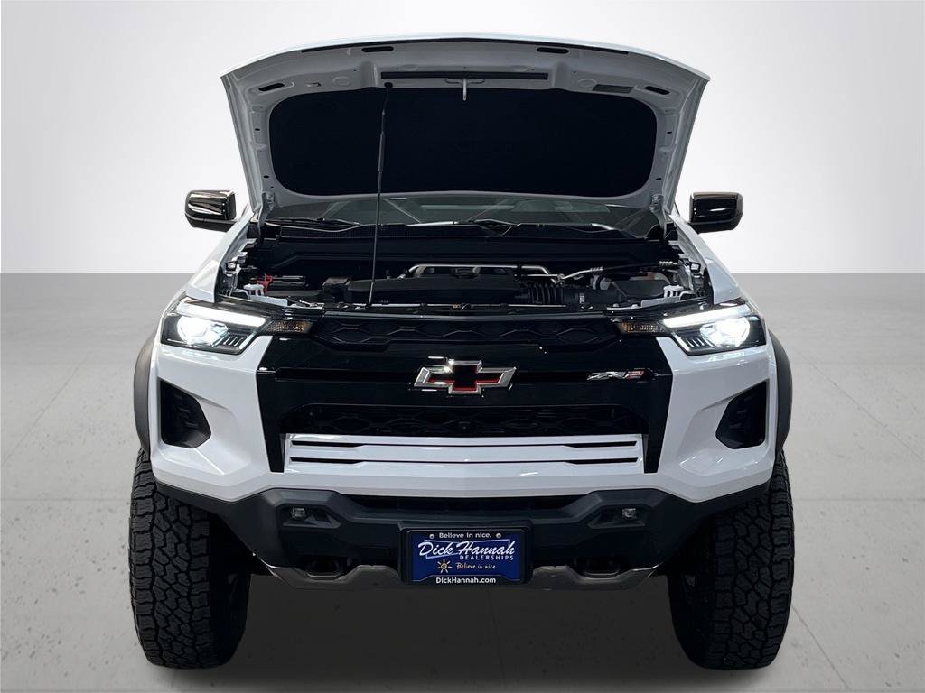 Used 2025 White Chevrolet ZR2 image 5