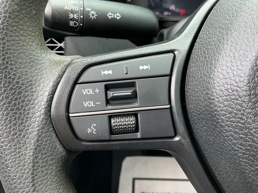 Used 2024  Honda LX image 33