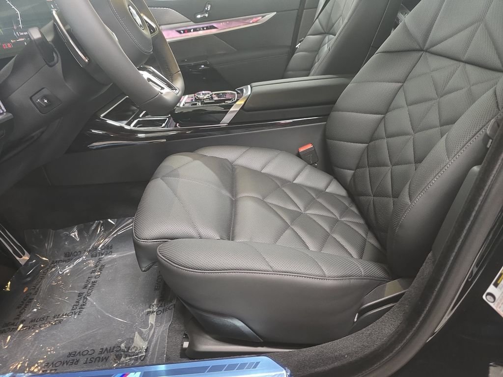New 2026 Black Sapphire Metallic BMW 740i image 15