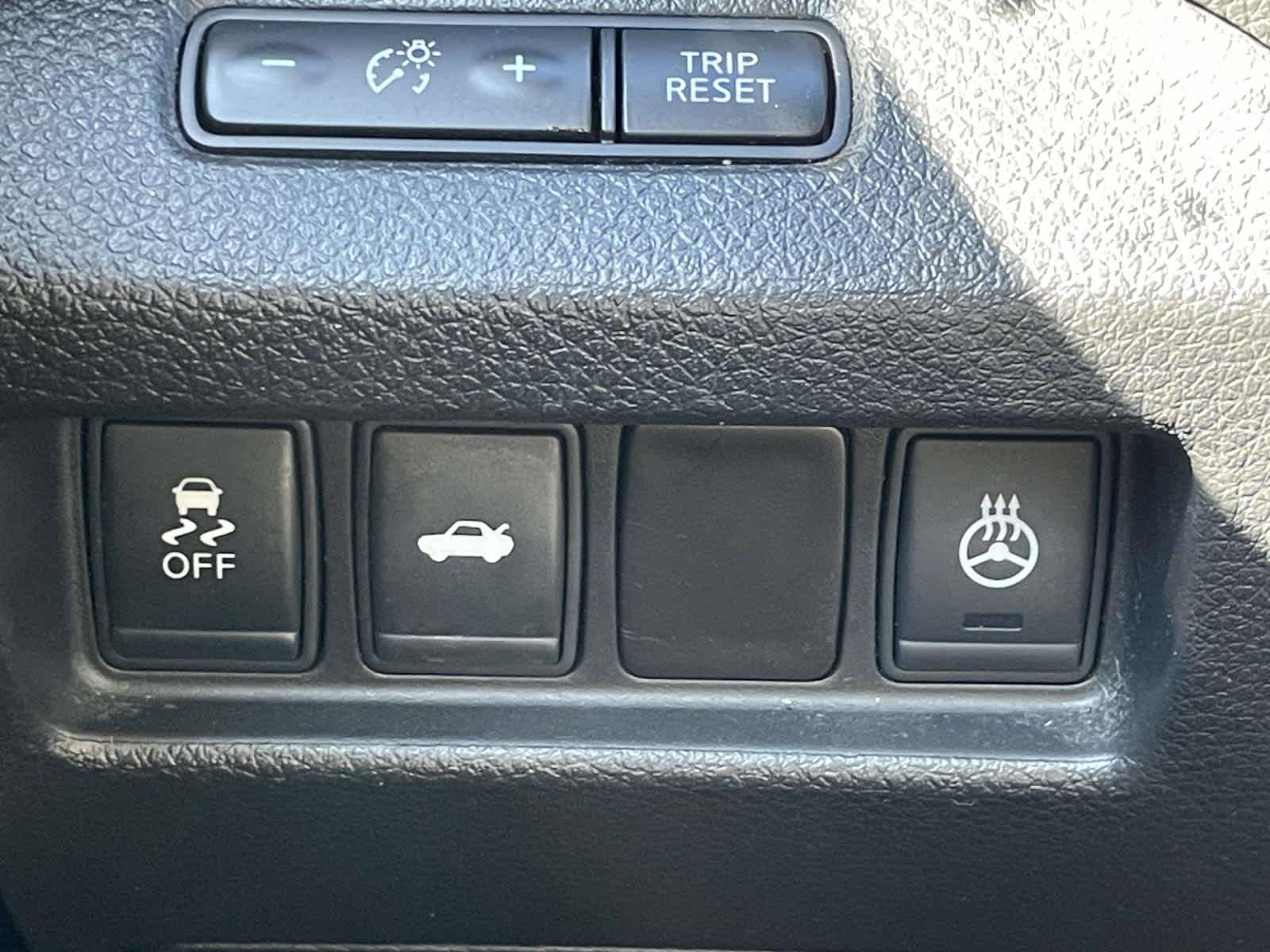 Used 2014 Pearl White Nissan 3.5 SL image 35